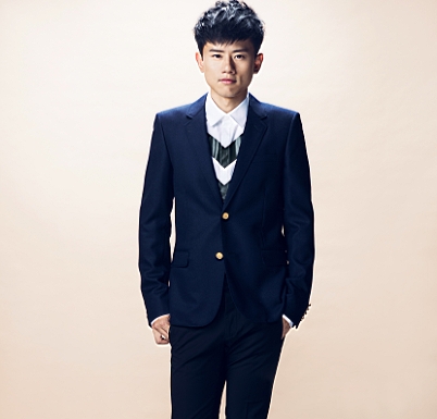 張杰、青春美少女、張陽(yáng)陽(yáng)出席新疆烏魯木齊圣誕演唱會(huì)