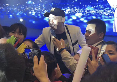 中國(guó)內(nèi)地實(shí)力歌手任妙音&饒?zhí)炝练鹕侥郴顒?dòng)現(xiàn)場(chǎng)