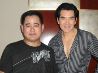 與費(fèi)翔合影