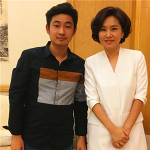 史小諾與經(jīng)紀人李志