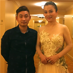 李玲玉與經(jīng)紀人李志